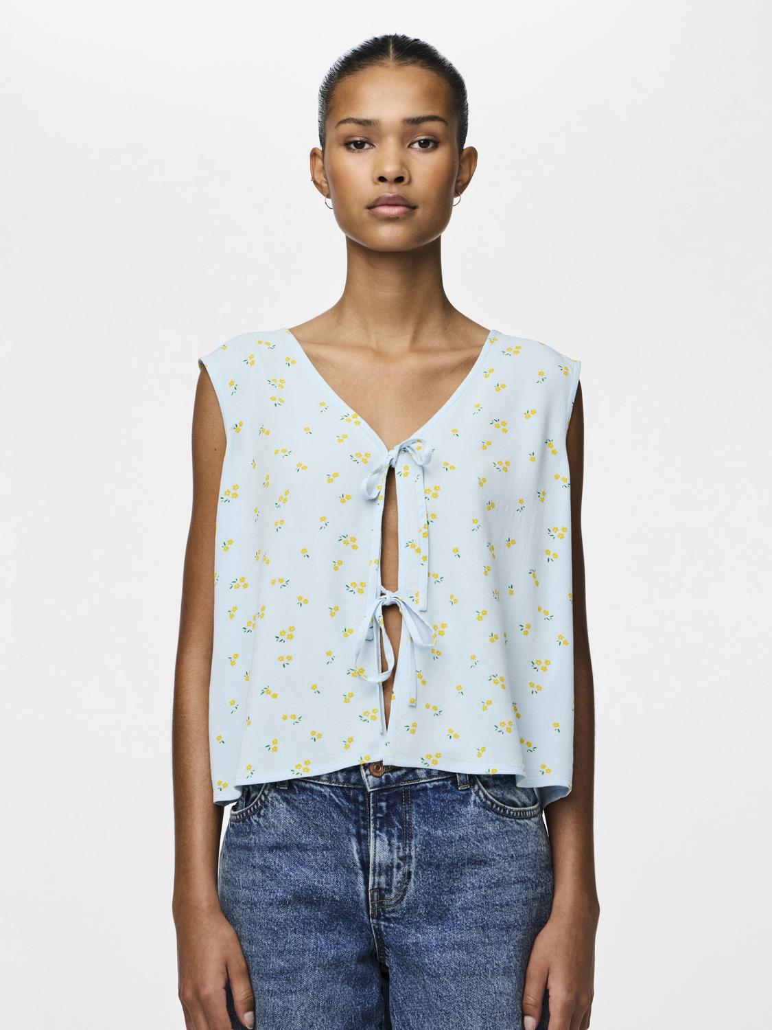 model_shot-front
